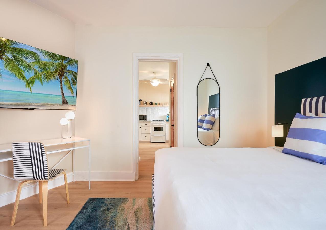 Pantera Rosa Hotel Маями Бийч Екстериор снимка