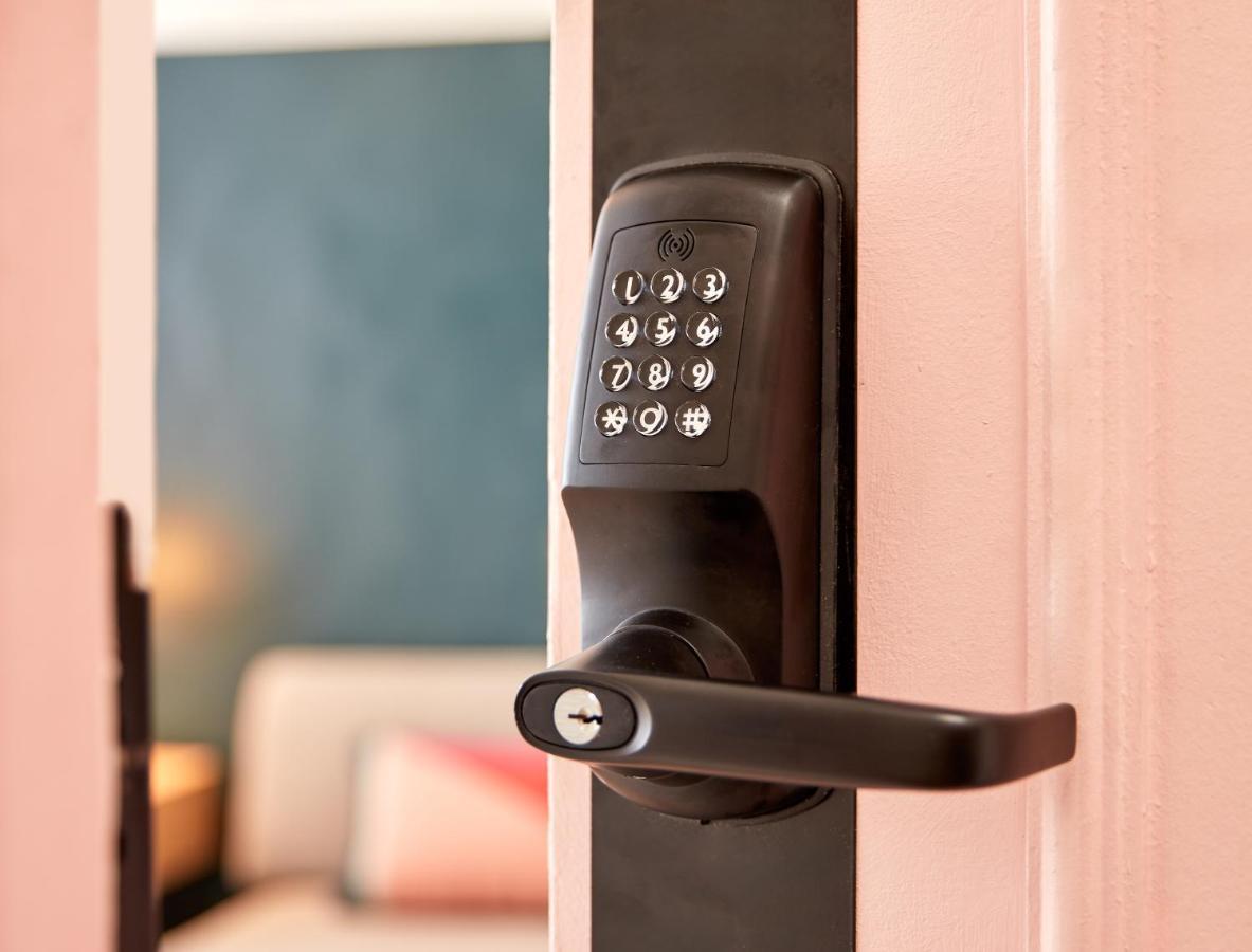 Pantera Rosa Hotel Маями Бийч Екстериор снимка