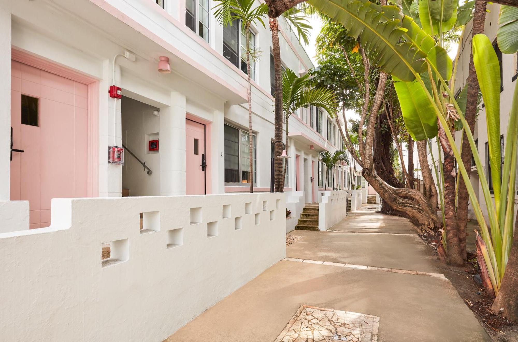 Pantera Rosa Hotel Маями Бийч Екстериор снимка